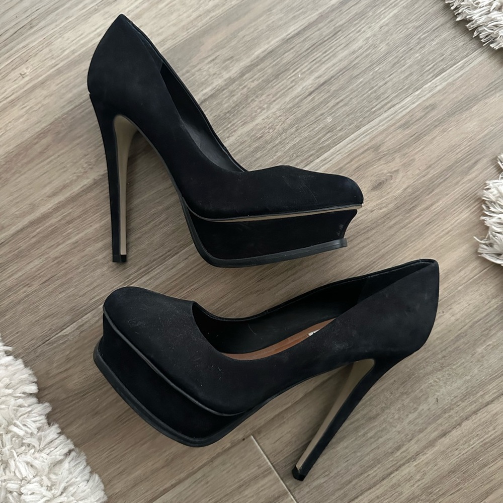 Steve Madden black pumps, great condition
